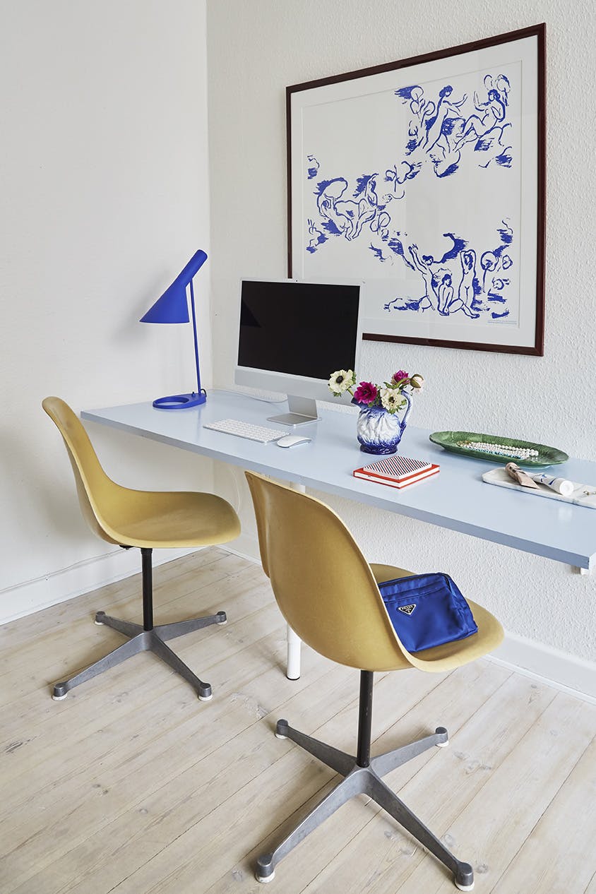 stinebackbom220517 BhG6nK uisX8Q Kontor blått skrivebord